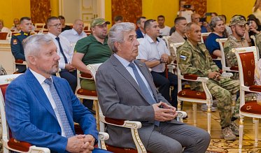 Оренбуржцам вручены госнаграды